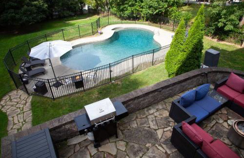 Lakeview on Main Pool Fire Pit and Walkable - Foto 3