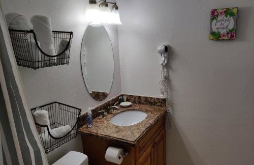 Beautiful 2-Bedroom Condo Near Universal and other Orlando Attractions, King Bed & Wi-Fi - Foto 23