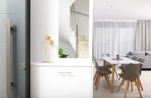 Petrus Luxury Villas in Old Hersonissos - 3 Bedrooms & 3 Bathrooms - Foto 38