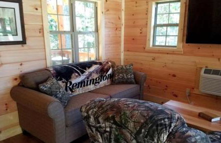 Cozy Family-Friendly Cabin with Private Outdoor Jacuzzi near Huntington, West Virginia - Foto 21