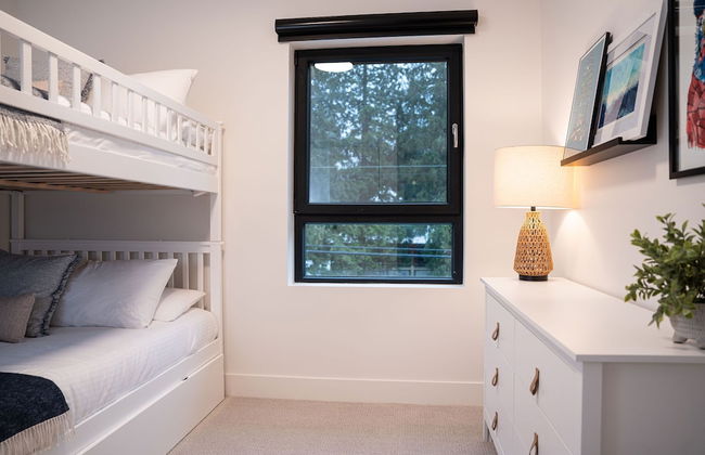 Hemlock Hangout By Revelstoke Vacations - Photo 4