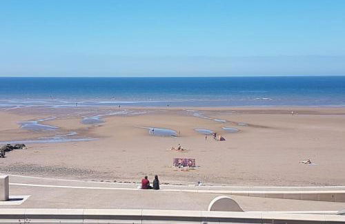 Fabulous beachfront 3 bed house with parking - Foto 54