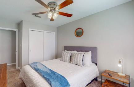 stylish townhome, sleeps 8, pet friendly - Foto 16