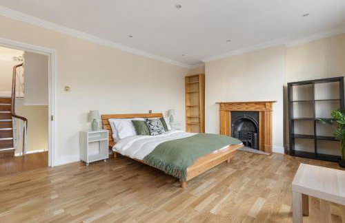 Parea Living - Spacious 4 Story House, Families, Big Groups - Foto 27