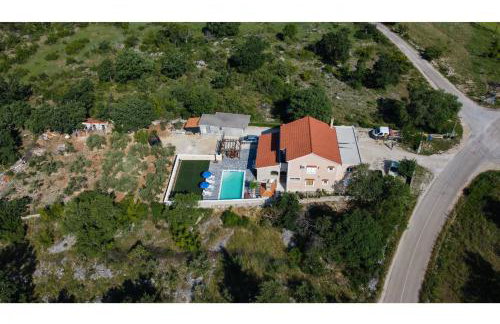 Holiday House Laetitia with pool - Foto 55