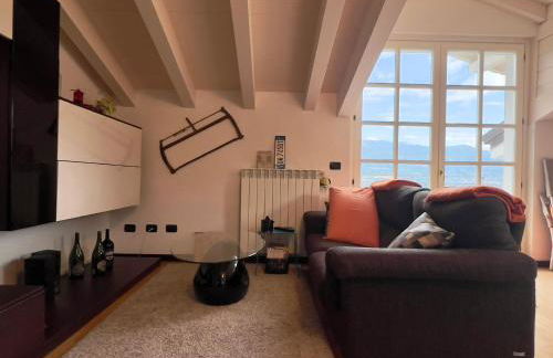 Casa Belvedere - Romantica mansarda vista lago con piscina - Photo 3