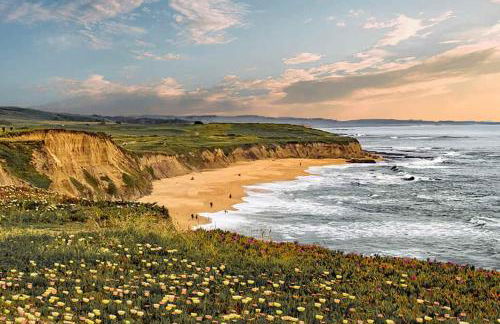 Experience the Pinnacle of Coastal Living at Harbour House - Foto 66