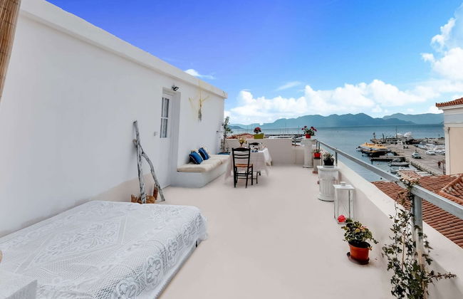 Astra Holiday Home in Aegina Island With Gorgeous Sunset Views - Photo 27