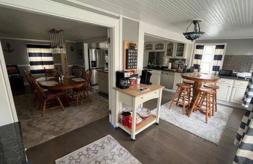 515Escape - Near downtown, private backyard, firepit, bbq, fun! - Foto 26