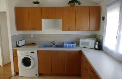 Appartement avec jardin et parking privatif clos - Photo 7