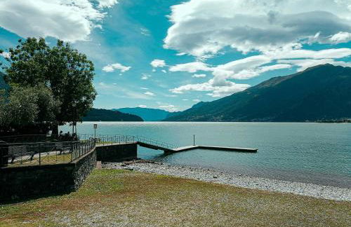 Dascio Lakefront with Private Garden and Parking - Foto 30