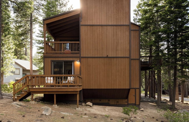 Wolfe by AvantStay | 5mins NorthStar! Fireplace, 2 Private Decks! - Photo 96