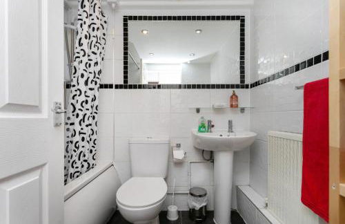 City Centre - Next to Hilton Hotel - Victoria Centre 2 Bedrooms Apartments - Close to Theatre Royal - in Victoria Centre Shopping Centre - 24 Hours Access - Parking Cars or Vans from Five Pounds a Day - Onsite Parking from Ten Pounds a Day - Foto 54