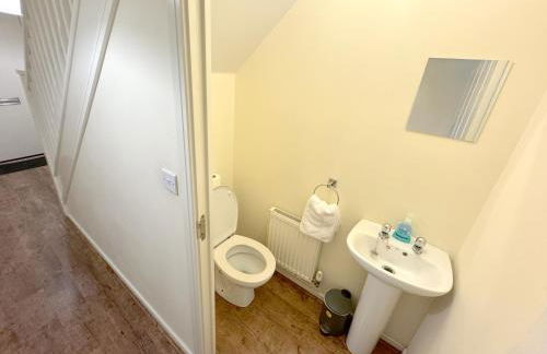 Family home close to Shrewsbury Town centre - Photo 5