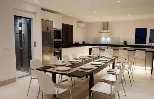 Luxury villa with heated pool for 12 to 14 people - Photo 54