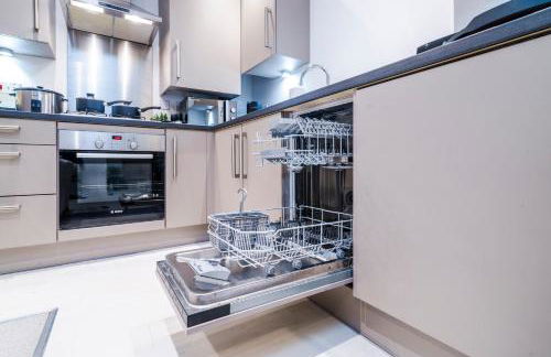 TheCountingSheep - Heathrow in 15 mins - Glass Balcony - Dedicated Workspace - Foto 27