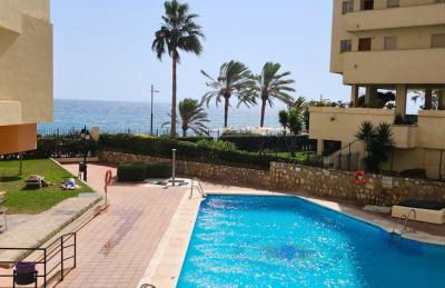 Sea View 2BR Beachfront & Cozy Balcony Marbella - Photo 20