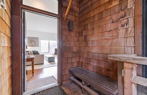 Beachfront Retreat with Ocean Views - Foto 36