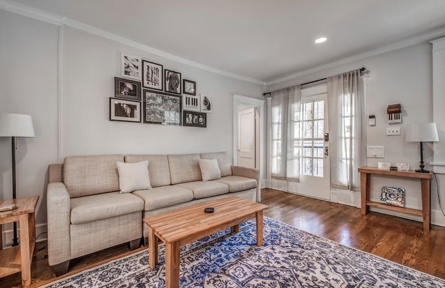 The Rolling Stone Near Downtown - Photo 20