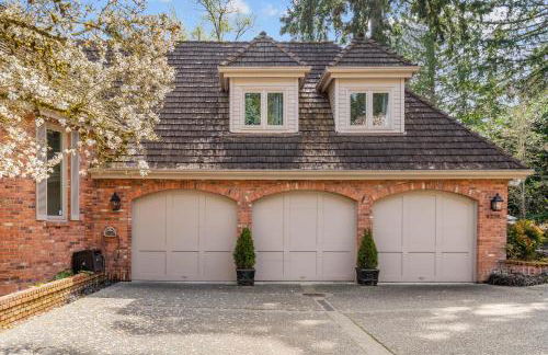 Stunning Waterfront Mansion with Pool and Hottub - Foto 34