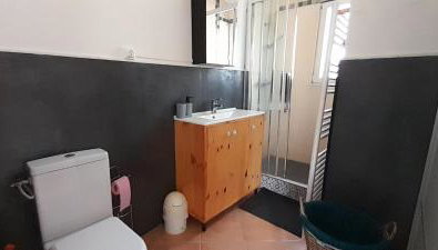 Haut de villa calme, 2 chambres et vue dégagée - proche calanques - Foto 2, towels