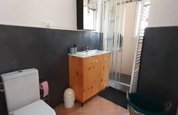 Haut de villa calme, 2 chambres et vue dégagée - proche calanques - Foto 2