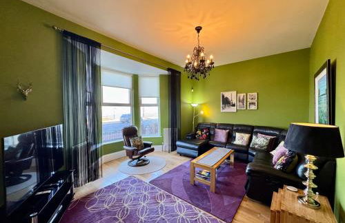 The Beach Front Apartment, Amazing Frontline Sea Views - Foto 2