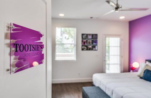 Nash House & Bars of Broadway with Patio Bar and Views! 8min Downtown! Sleeps 12! - Foto 20