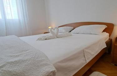 Apartment Holiday in Split, near the old town, three rooms, balcony, garage - Photo 23