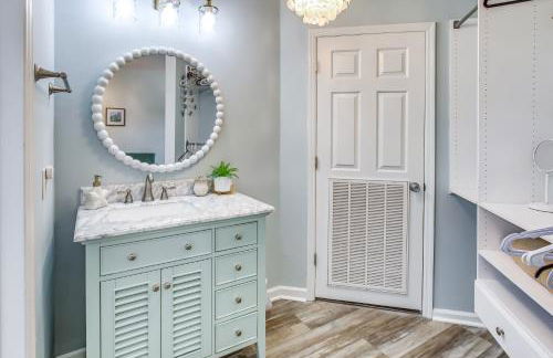 Salt and Light Oceanfront Condo with Pool and Elevator - Foto 20