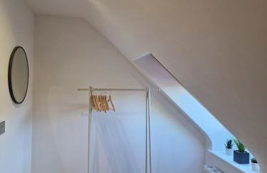 Large 4-bed house for up to 7 guests w 2x parking - Foto 45