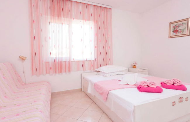 Apartments Lili - Photo 1