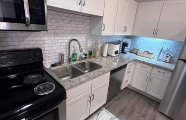 Luxurious 2 Bedroom Downtown City Views! - Foto 34