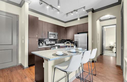 Chic 2BR- Pool,Gym,Pkng,Near BOK Ctr&Arts Dstrct - Photo 4