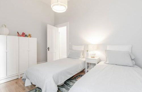 Charming Victorian Oasis with an Elegant and Spacious Haven - Foto 21