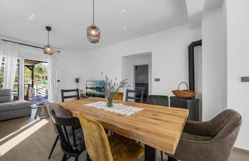 Gorgeous Home In Danilo With Wifi - Photo 24