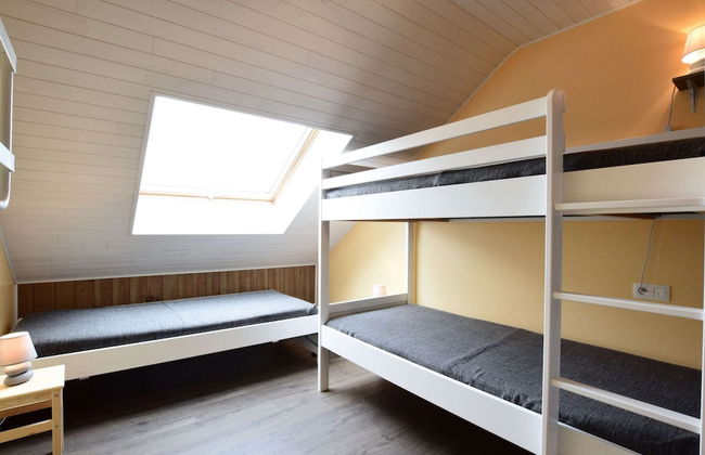 Superb Villa With a Large Garden - Photo 3