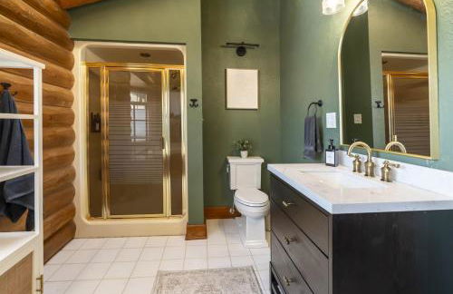 Luxury Log Cabin w Beach & Dock Sleeps 12 - Photo 19