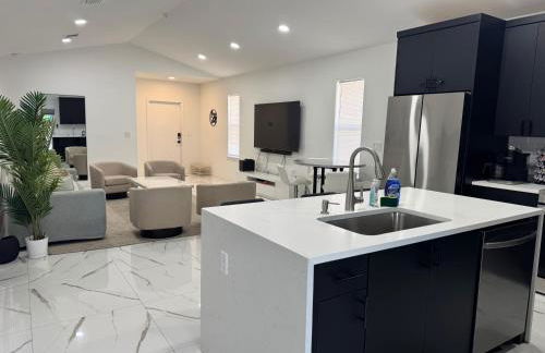 Palm Luxe Residence - Photo 16