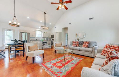 San Marcos Home with Fire Pit about 10 Mi to Downtown! - Photo 1