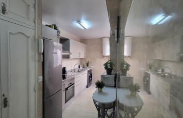 3BR Top Floor Apartment Vialia La Unión Metro - Photo 14