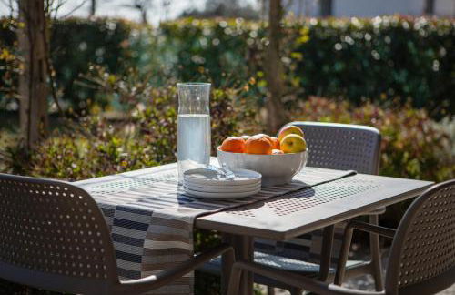 Casa con ampio terrazzo, vista lago e giardino - Foto 23