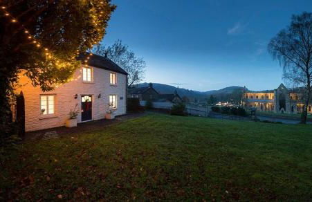 Tintern Abbey Cottage-amazing Abbey view, EV,5star - Foto 1