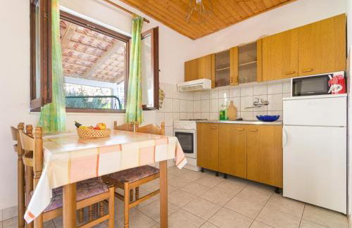 Family-friendly apartments with swimming pool Rogac, Solta - 19809 - Photo 24