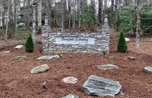 Charming Log Cabin with Loft on Lake James- Private Resort Amenities - Foto 17