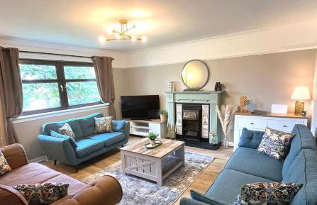 Spacious 4-Bedroom home - Garden & Parking - Dunoon - Foto 1
