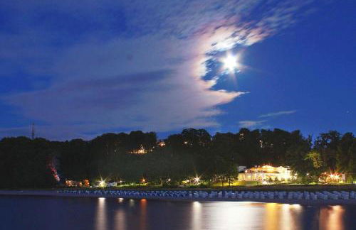 Terrasse, gratis Nutzung vom AHOI Erlebnisbad und Sauna in Sellin - Villa Karola FeWo 02 - Foto 18