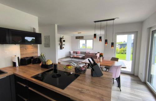 VILLA VULKANEIFEL -modern -familienfreundlich -Terrasse -Doppelgarage -ruhiger Lage - Foto 8