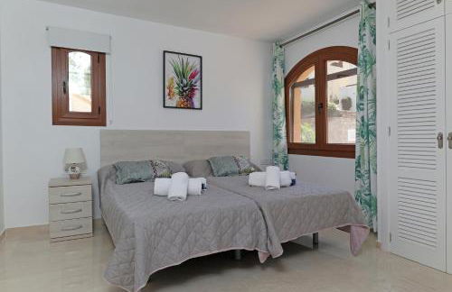 Slow Down & Soak Up the Sun at La Manga Club Resort, Las Palmeras 4 - Foto 5