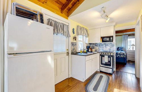 Shorelands Resort Cottage 24 - Photo 8